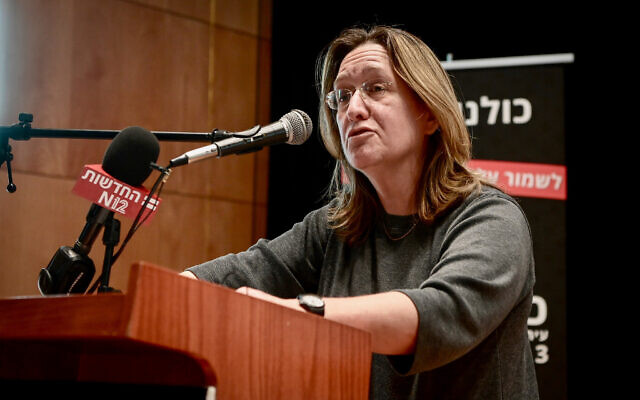 Journalist Ilana Dayan speaks at a Tel Aviv rally against the government's intention to close the Kan public broadcaster, January 29, 2023. (Avshalom Sassoni/Flash90) Journalist Ilana Dayan speaks at a Tel Aviv rally against the government's intention to close the Kan public broadcaster, January 29, 2023. (Avshalom Sassoni/Flash90)