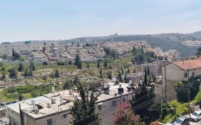 Kiryat Yovel, April 2022. (By Bar - Own work, CC BY-SA 3.0, https://commons.wikimedia.org/w/index.php?curid=124376597)
