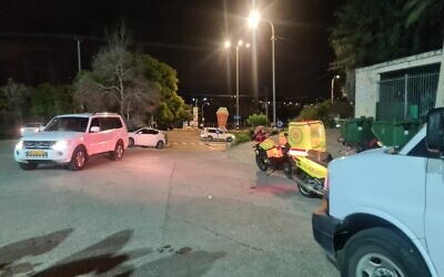 The scene of a shooting in Zarzir, January 5, 2022. (Magen David Adom)