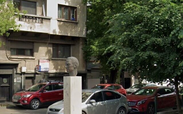 A bust of Mircea Vulcanescu in Bucharest Romania, seen in 2022. (screen capture: Google Street View) A bust of Mircea Vulcanescu in Bucharest Romania, seen in 2022. (screen capture: Google Street View)