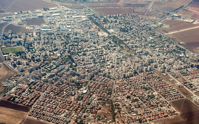 An aerial view of the city of Afula, September 2013. (Assaf Sagi, CC BY-SA 3.0, Wikimedia Commons)