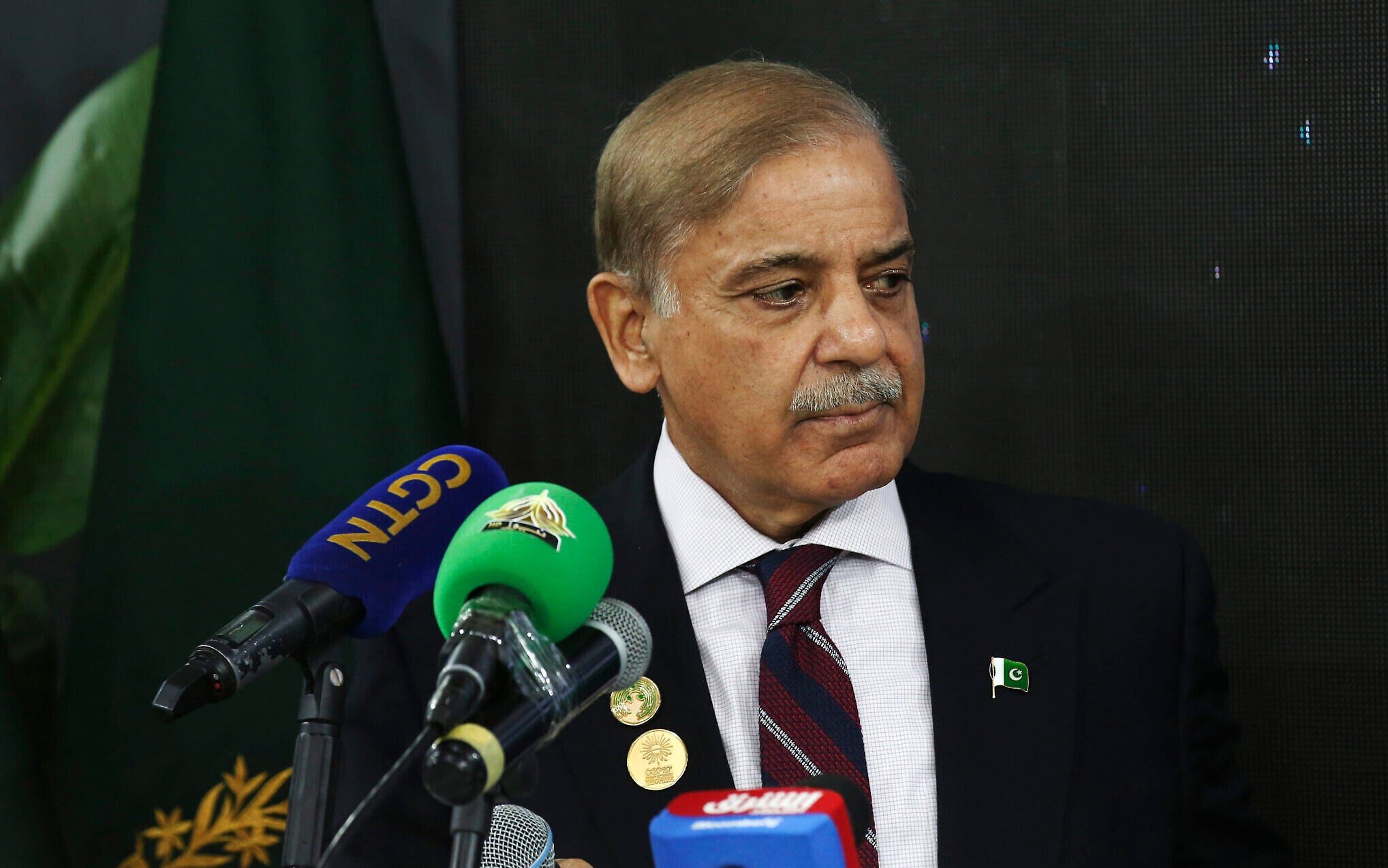 Pakistan’s PM speaks with Iranian president ahead of 4-nation Islamabad peace talks