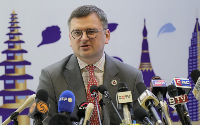 Ukraine Foreign Minister Dmytro Kuleba speaks during a press conference as he attends the ASEAN Summit (Association of Southeast Asian Nations) in Phnom Penh, Cambodia, November 12, 2022. (AP Photo/Vincent Than) Ukraine Foreign Minister Dmytro Kuleba speaks during a press conference as he attends the ASEAN Summit (Association of Southeast Asian Nations) in Phnom Penh, Cambodia, November 12, 2022. (AP Photo/Vincent Than)