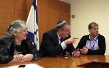 File: Then-science minister Daniel Hershkowitz (center) in a meeting in July 2012 with Israeli Nobel laureates Ada Yonath (left) and Aaron Ciechanover (Gil Yohanan/Flash90)