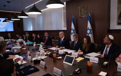 Prime Minister Benjamin Netanyahu leads the weekly cabinet meeting at the Prime Minister's Office in Jerusalem on February 5, 2023. (Alex Kolomoisky/POOL/Flash90)