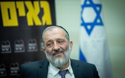 Shas chief Aryeh Deri leads a Knesset faction meeting on February 6, 2023. (Yonatan Sindel/Flash90)