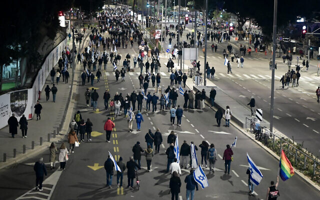 Police begin to shutter roads in Tel Aviv ahead of rallies against ...