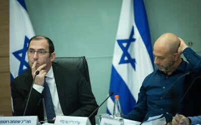 Chairman of the Knesset Constitution, Law and Justice Committee MK Simcha Rothman (left) alongside committee legal adviser Gur Bligh during a committee hearing, February 14, 2023. (Yonatan Sindel/Flash90)