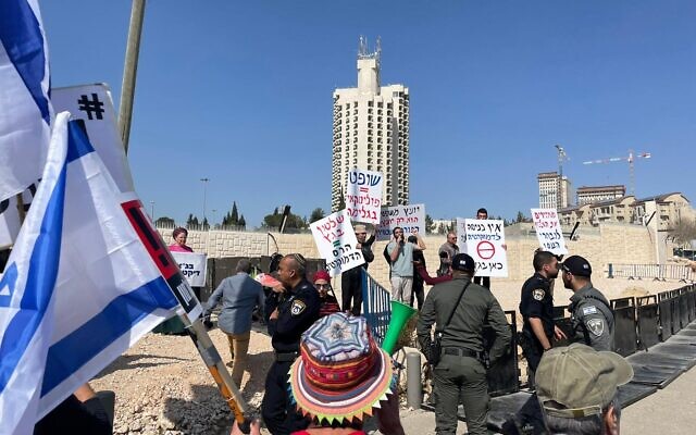 A counter-demonstration in support of the government's judicial overhaul and against the High Court's 'dictatorship,' in Jerusalem, February 20, 2023. (Carrie Keller-Lynn/Times of Israel) A counter-demonstration in support of the government's judicial overhaul and against the High Court's 'dictatorship,' in Jerusalem, February 20, 2023. (Carrie Keller-Lynn/Times of Israel)