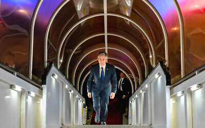 US Secretary of State Antony Blinken boards the plane to leave Israel on January 31, 2023. (State Department/Twitter)