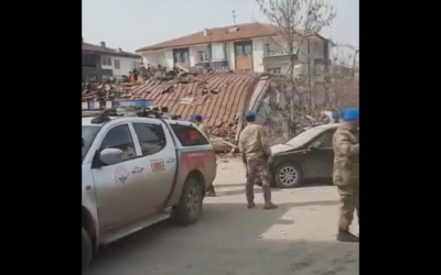 Rescue teams in Yeşilyurt. (Screenshot: Twitter; used in accordance with Clause 27a of the Copyright Law)