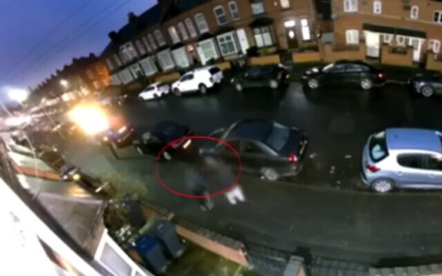A man is attacked as he walked home from a Birmingham mosque, March 20, 2023. (Screenshot/YouTube; used in accordance with Clause 27a of the Copyright Law)