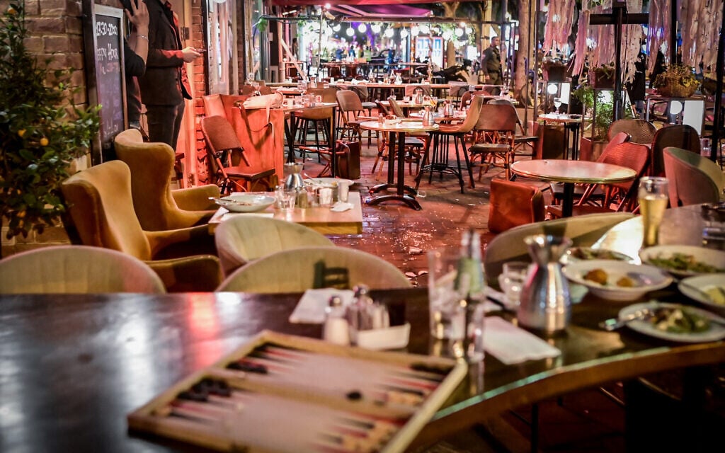 The scene of a terror attack on Dizengoff street, in central Tel Aviv, March 9, 2023. (Avshalom Saassoni/Flash90)