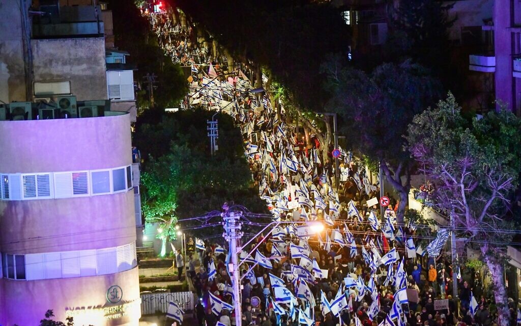 Israelis protest against the Israeli government's planned judicial overhaul in Tel Aviv on March 18, 2023. (Avshalom Sassoni/Flash90)