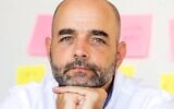 Israeli screenwriter and producer Giora Chamitzer in a 2019 photo. (Photo by דון לני-גבא85, CC BY-SA 4.0, Wikimedia)