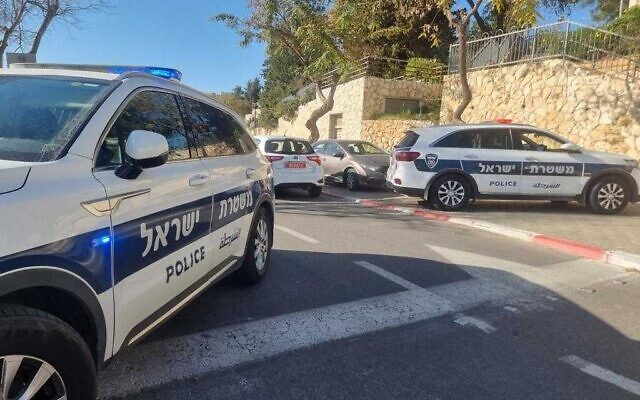 A police car at the scene of a disturbance complaint in the East Jerusalem neighborhood of Ramot on March 10, 2023. (Israel Police) A police car at the scene of a disturbance complaint in the East Jerusalem neighborhood of Ramot on March 10, 2023. (Israel Police)