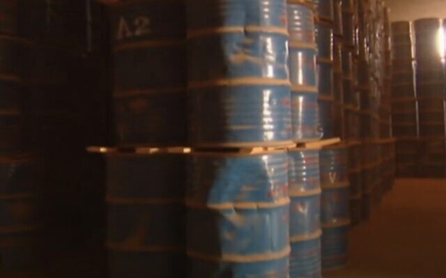 Screen capture from video of barrels containing uranium yellowcake stored at a site near Sabha, Librya, 2012. (YouTube. Used in accordance with Clause 27a of the Copyright Law) Screen capture from video of barrels containing uranium yellowcake stored at a site near Sabha, Librya, 2012. (YouTube. Used in accordance with Clause 27a of the Copyright Law)