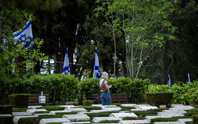 Graves of fallen Israeli soldiers at the Mount Herzl Military Cemetery in Jerusalem, on April 19, 2023, ahead of Memorial Day. (Yonatan Sindel/Flash90) Graves of fallen Israeli soldiers at the Mount Herzl Military Cemetery in Jerusalem, on April 19, 2023, ahead of Memorial Day. (Yonatan Sindel/Flash90)