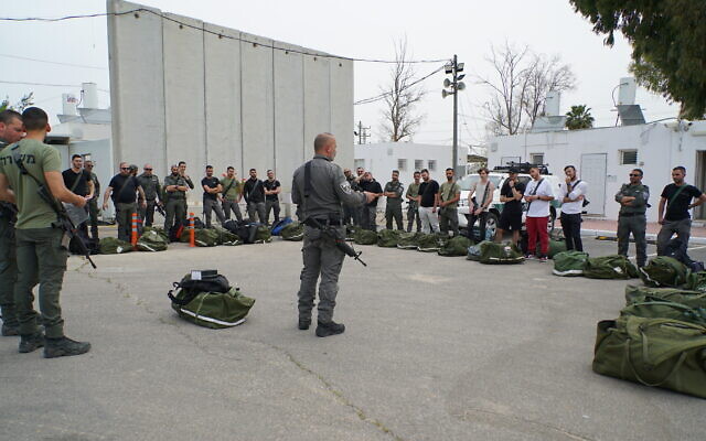 Reserve Border Police officers are drafted at a police station, April 9, 2023. (Israel Police) Reserve Border Police officers are drafted at a police station, April 9, 2023. (Israel Police)