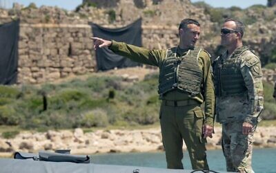 Gen. Michael Erik Kurilla, head of the United States Central Command (CENTCOM) (right) and IDF chief Lt. Gen. Herzi Halevi, visit the Israeli Navy’s elite Shayetet 13 commando unit, April 27, 2023. (Israel Defense Forces)