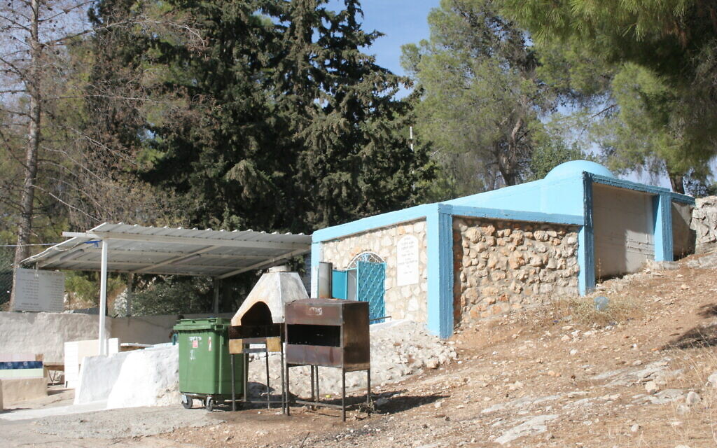 The grave of Honi the Circle Maker in Hatzor Haglilit. (Shmuel Bar-Am)