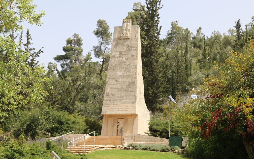 A monument at Kiryat Anavim’s military cemetery. (Shmuel Bar-Am)
