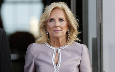 US First lady Jill Biden waits with President Joe Biden to greet South Korea's first lady Kim Keon Hee and South Korea's President Yoon Suk Yeol on the North Portico of the White House in Washington ahead of a State Dinner, April 26, 2023. (AP Photo/Manuel Balce Ceneta, File)