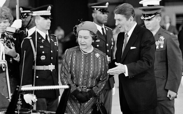President Ronald Reagan escorts Queen Elizabeth II to a waiting limousine, March 1, 1983, following their meeting in Santa Barbara, Calif. (AP Photo) President Ronald Reagan escorts Queen Elizabeth II to a waiting limousine, March 1, 1983, following their meeting in Santa Barbara, Calif. (AP Photo)