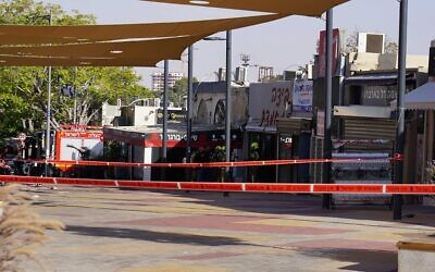 The scene of a gas leak at a store in Beersheba's Old City, May 18, 2023. (Emanuel Fabian/Times of Israel)