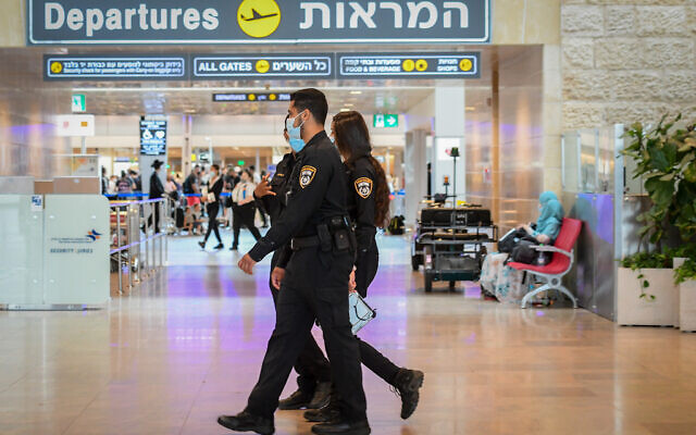 Illustrative: Israel Police officers at Ben Gurion International Airport, on July 19, 2021. (Avshalom Sassoni/Flash90) Illustrative: Israel Police officers at Ben Gurion International Airport, on July 19, 2021. (Avshalom Sassoni/Flash90)