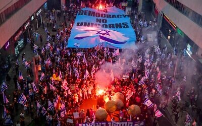 Protesters against the government's judicial overhaul plans in Tel Aviv, on May 13, 2023. (Avshalom Sassoni/Flash90)