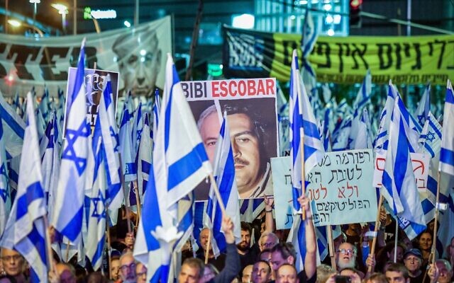 Anti-overhaul protesters rally in Tel Aviv, May 20, 2023. (Avshalom Sassoni/Flash90)