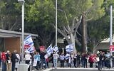 Protesters against the judicial overhaul demonstrate outside a venue in Los Angeles, leading to Israeli Science Minister Ofir Akunis canceling his appearance, May 30, 2023 (UnXeptable protest group)