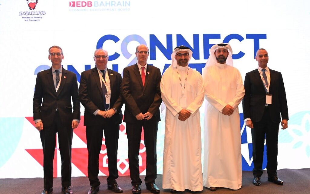 Connect2Innovate Bahrain opening gala:

Left to Right: Ambassador Steve Bondy (Ambassador of the United States of America to the Kingdom of Bahrain), Ambassador Eitan Na'eh (Ambassador of Israel to the Kingdom of Bahrain), Avi Hasson, H.E. Minister Abdulla bin Adel Fakhro (Minister of Industry and Commerce), H.E. Khalid Yusuf Ahmed Al Jalahma, (Ambassador of the Kingdom of Bahrain to Israel) and H.E. Khalid Humaidan (CEO of EDB)