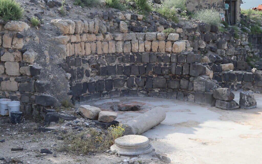 Baptismal font at the cathedral at Sussita.(Shmuel Bar-Am)