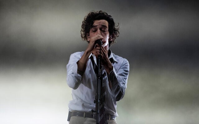 The leader singer of British pop rock band The 1975, Matt Healy, performs on the second day of the Benicassim International Music Festival (FIB) in Benicassim, Spain, July 20, 2019. (Jose Jordan/AFP) The leader singer of British pop rock band The 1975, Matt Healy, performs on the second day of the Benicassim International Music Festival (FIB) in Benicassim, Spain, July 20, 2019. (Jose Jordan/AFP)