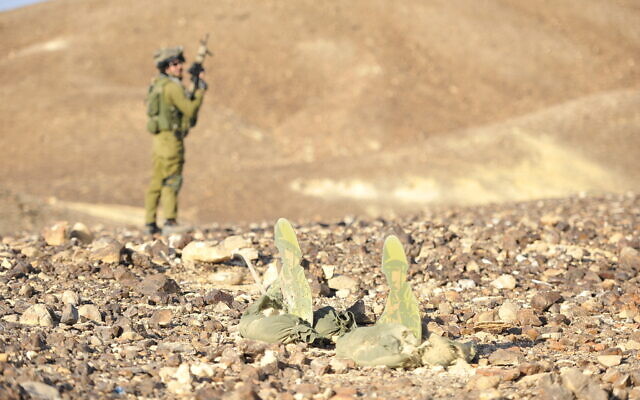 Illustrative: Troops train in southern Israel, December 16, 2013. (Israel Defense Forces) Illustrative: Troops train in southern Israel, December 16, 2013. (Israel Defense Forces)