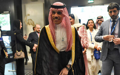 Saudi Foreign Affairs minister Prince Faisal bin Farhan arrives at the Bureau International des Exposition (BIE) to discuss Riyadh's bid to host Expo 2030 World Expo in Issy-Les-Moulineaux, on June 20, 2023. (JULIEN DE ROSA / AFP)
