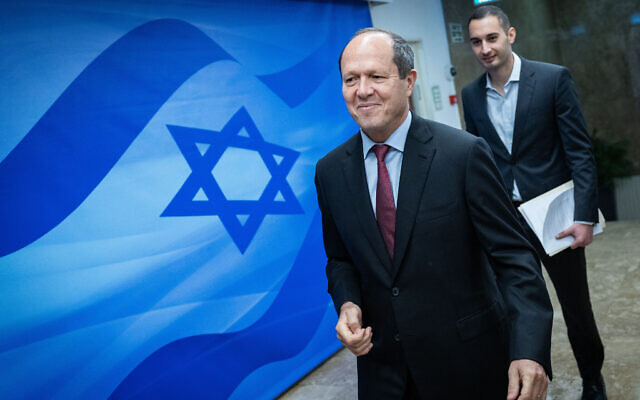 Economy Minister Nir Barkat arrives at a government conference at the Prime Minister's Office in Jerusalem on May 7, 2023. (Yonatan Sindel/Flash90)
