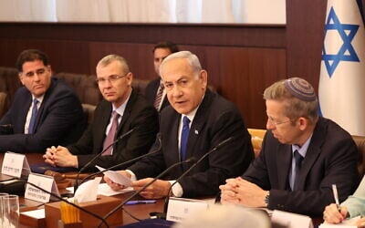 Prime Minister Benjamin Netanyahu leads the weekly cabinet meeting in Jerusalem on June 4, 2023 (Amit Shabi/Pool/Flash90)