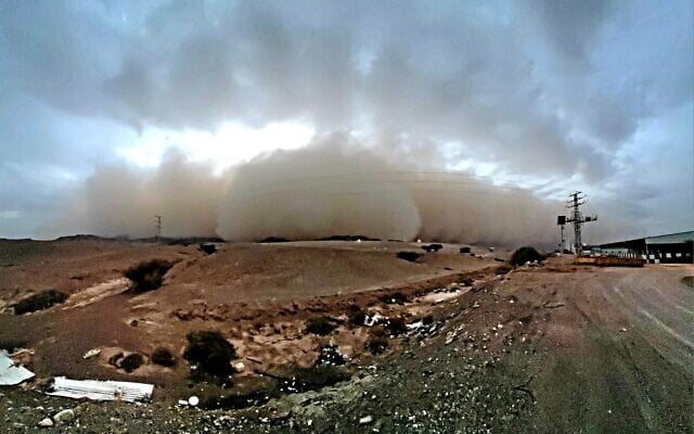 A sandstorm nears Eilat on June 1, 2023. (Yuval Sagi/ INPA; Used in accordance with Clause 27a of the Copyright Law)) A sandstorm nears Eilat on June 1, 2023. (Yuval Sagi/ INPA; Used in accordance with Clause 27a of the Copyright Law))