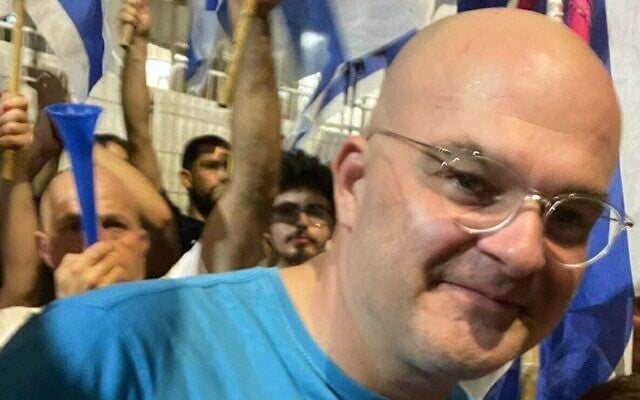 Anti-judicial overhaul activist Itzik Medina, outside Petah Tikvah police station on June 26, 2023. (Brothers and Sisters in Arms)