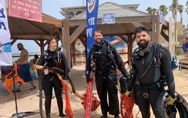 Divers from Mishmar Hayam participate in an ocean clean up on June 17, 2023 (Boaz Maizel) Divers from Mishmar Hayam participate in an ocean clean up on June 17, 2023 (Boaz Maizel)