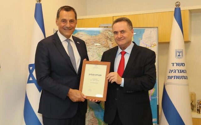 Israel Katz, national infrastructure, energy, and water minister (right) and Energean CEO Mathios Regas. (Courtesy) Israel Katz, national infrastructure, energy, and water minister (right) and Energean CEO Mathios Regas. (Courtesy)