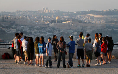 Illustrative: A guided tour in Jerusalem. April 14, 2010. (Miriam Alster/Flash90)