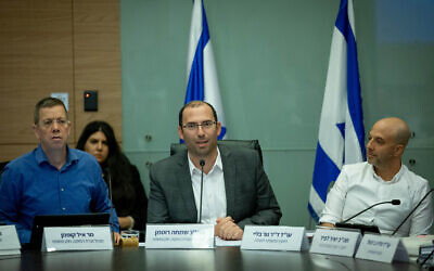 Religious Zionism MK Simcha Rothman chairs a hearing of the Constitution, Law and Justice Committee on the "reasonableness" bill, preparing it for its final Knesset reading, amid widespread national protests, hours after it passed a first reading, July 11, 2023. (Yonatan Sindel/Flash90)