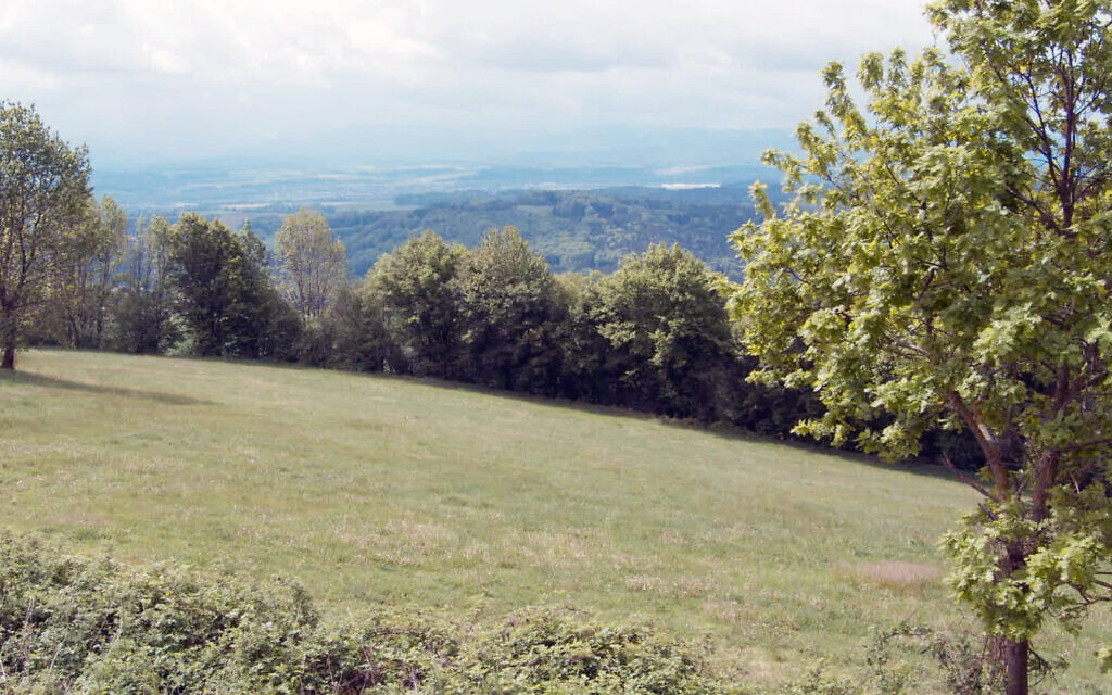 Hofamt Priel was the site of a massacre of over 200 Hungarian Jews on the evening of May 2-3, 1945. (Courtesy Sixpack Film)