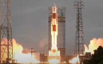 Screen capture from video of the launch of Israeli-made satellite DS-SAR, constructed for Singapore and launched from India, July 30, 2023. (YouTube/used in accordance with Clause 27a of the Copyright Law)