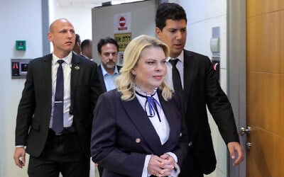 Sara Netanyahu (front) arrives for a hearing with her husband (unseen) at the Rishon Lezion Magistrate's Court on January 23, 2023. (Abir Sultan/ Pool/ AFP/ File)