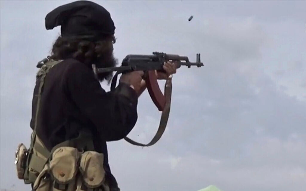 Islamic State reactivating fighters, eyeing comeback in Syria and Iraq